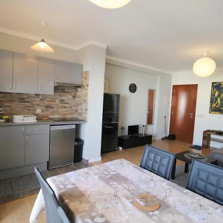 Spacious T1 Camila With Pool On Julio Dinis , Montechoro * Albufeira